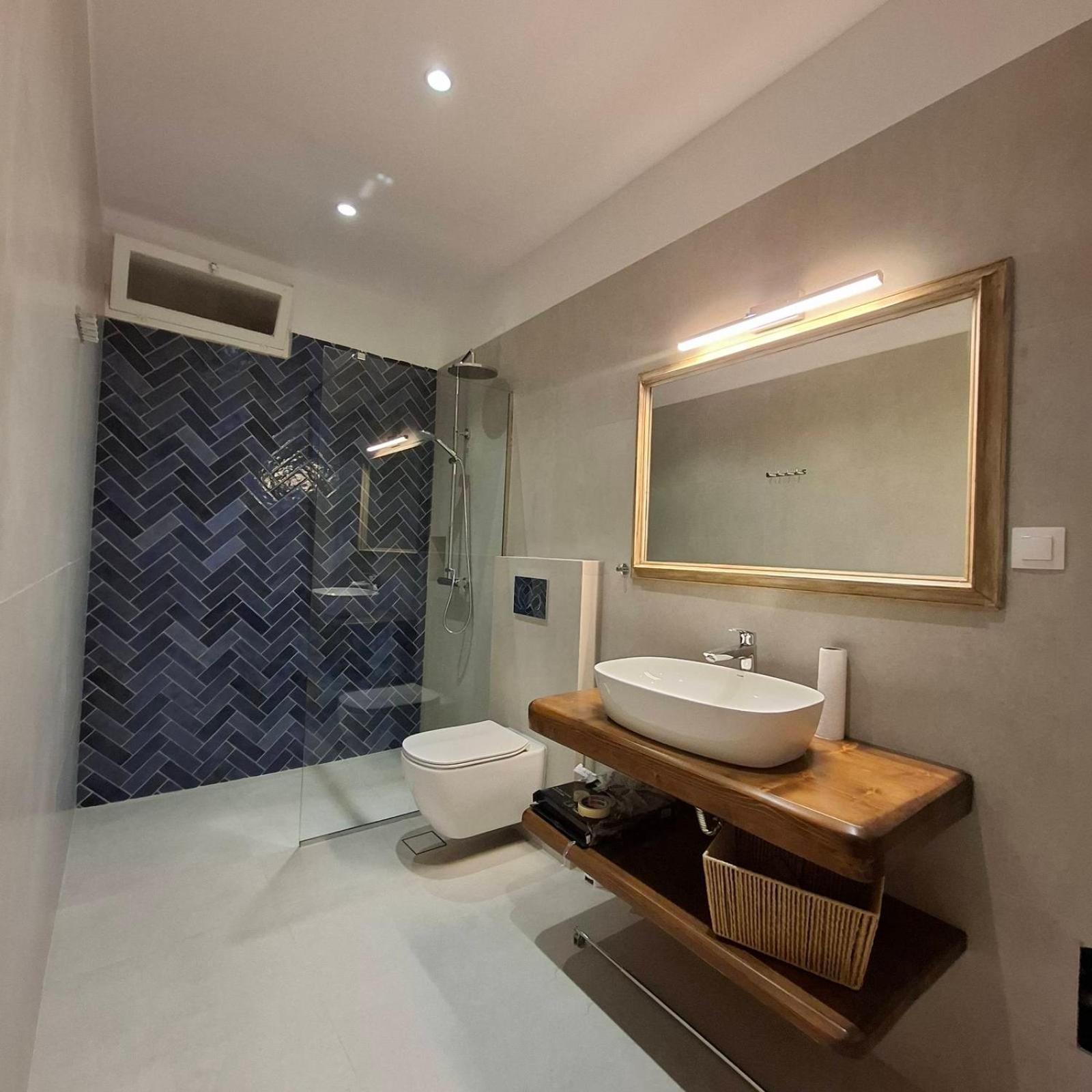 Aquarella-Stylish Veranda Apartment In Centre Of Poros Town 外观 照片