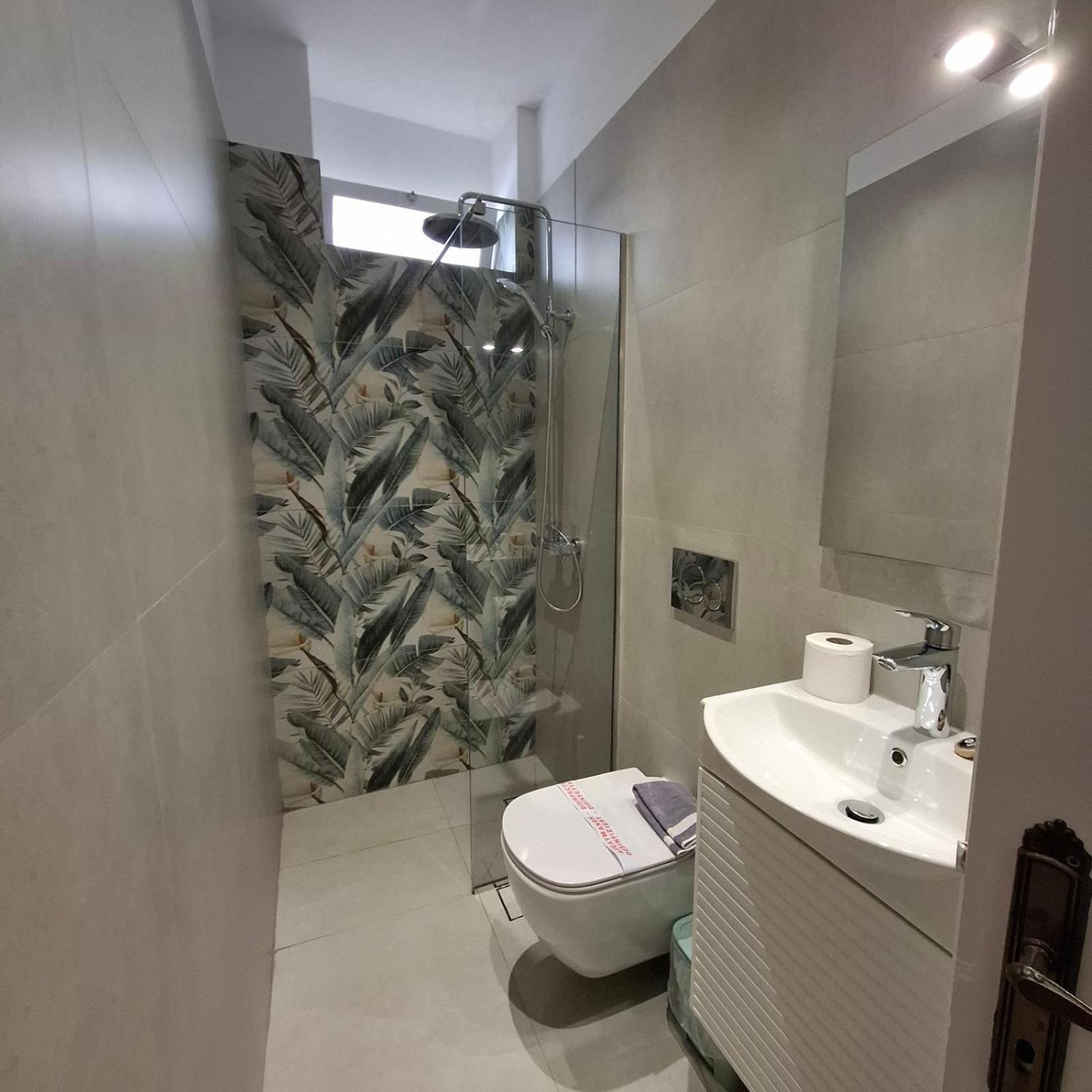 Aquarella-Stylish Veranda Apartment In Centre Of Poros Town 外观 照片