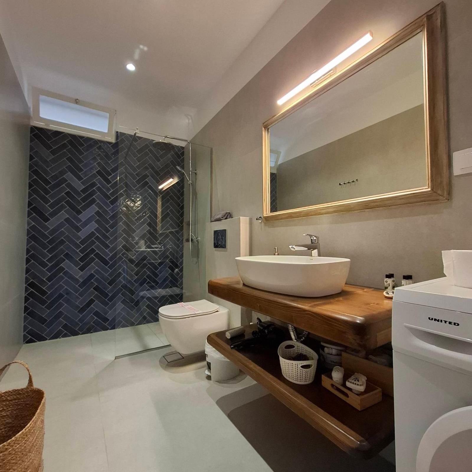 Aquarella-Stylish Veranda Apartment In Centre Of Poros Town 外观 照片