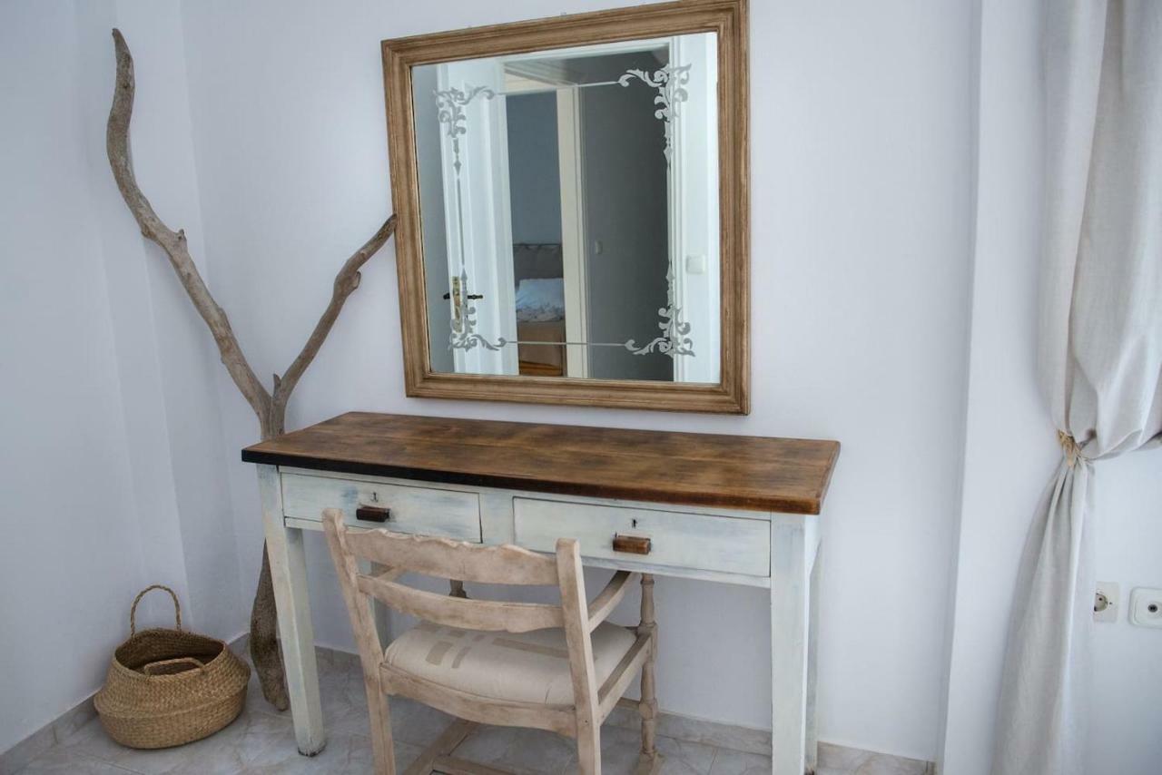 Aquarella-Stylish Veranda Apartment In Centre Of Poros Town 外观 照片