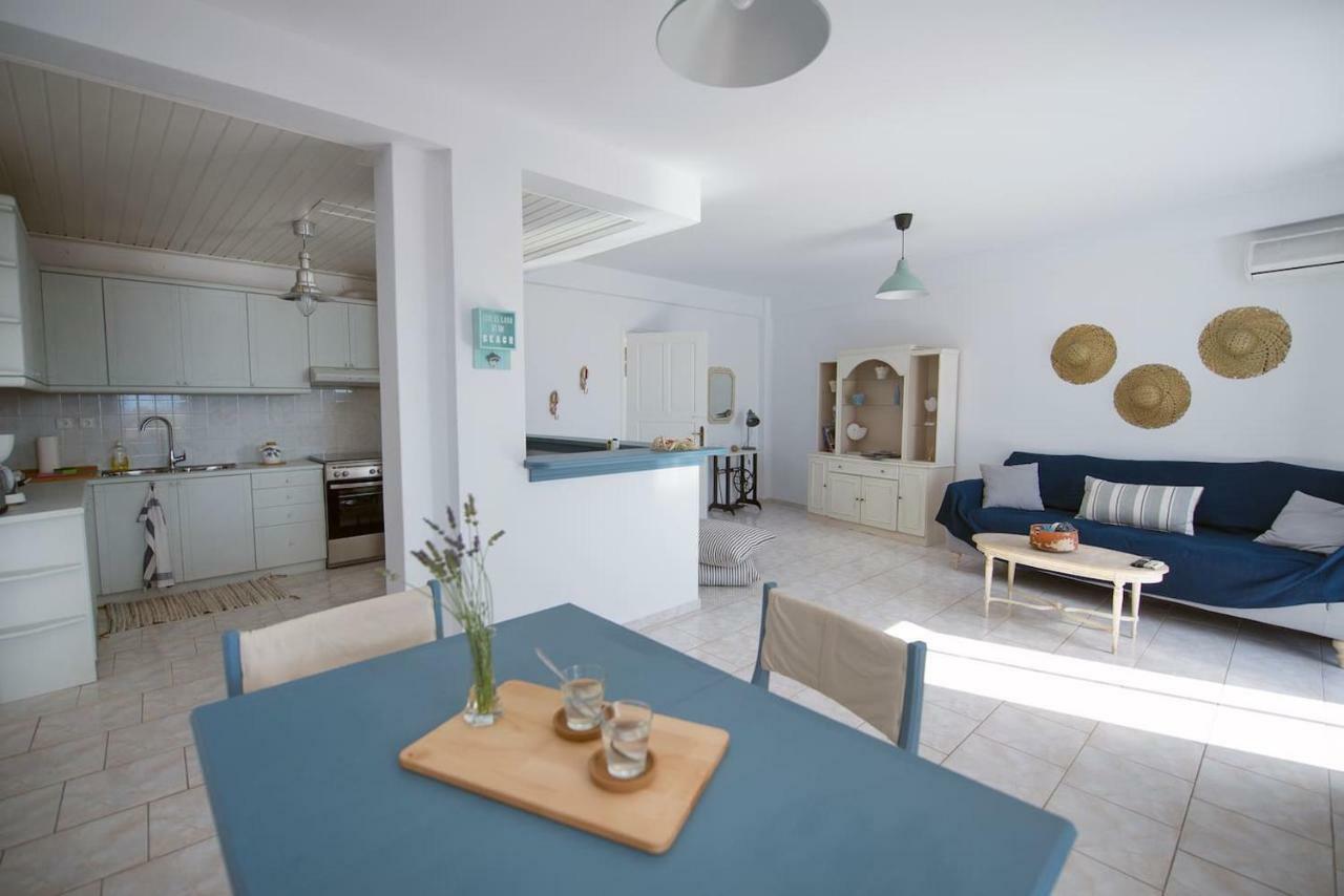 Aquarella-Stylish Veranda Apartment In Centre Of Poros Town 外观 照片