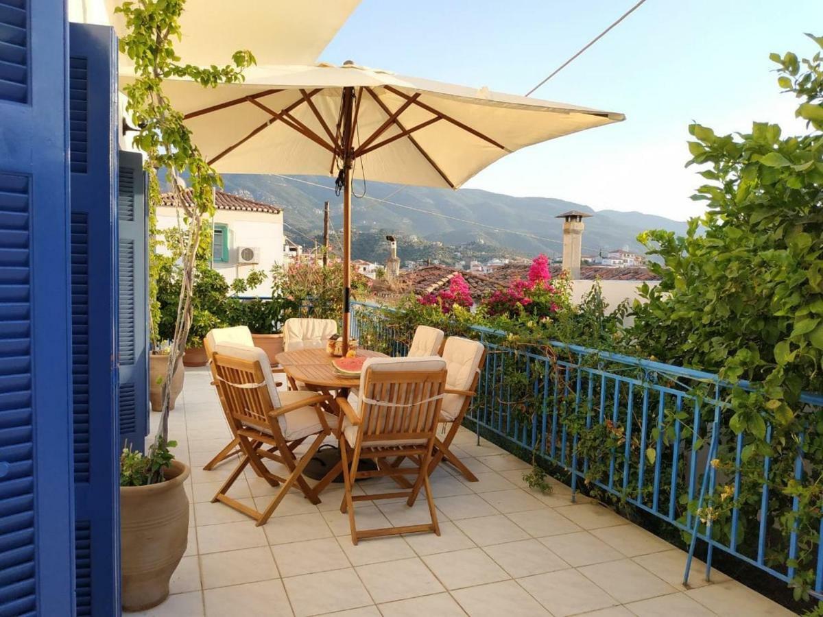 Aquarella-Stylish Veranda Apartment In Centre Of Poros Town 外观 照片