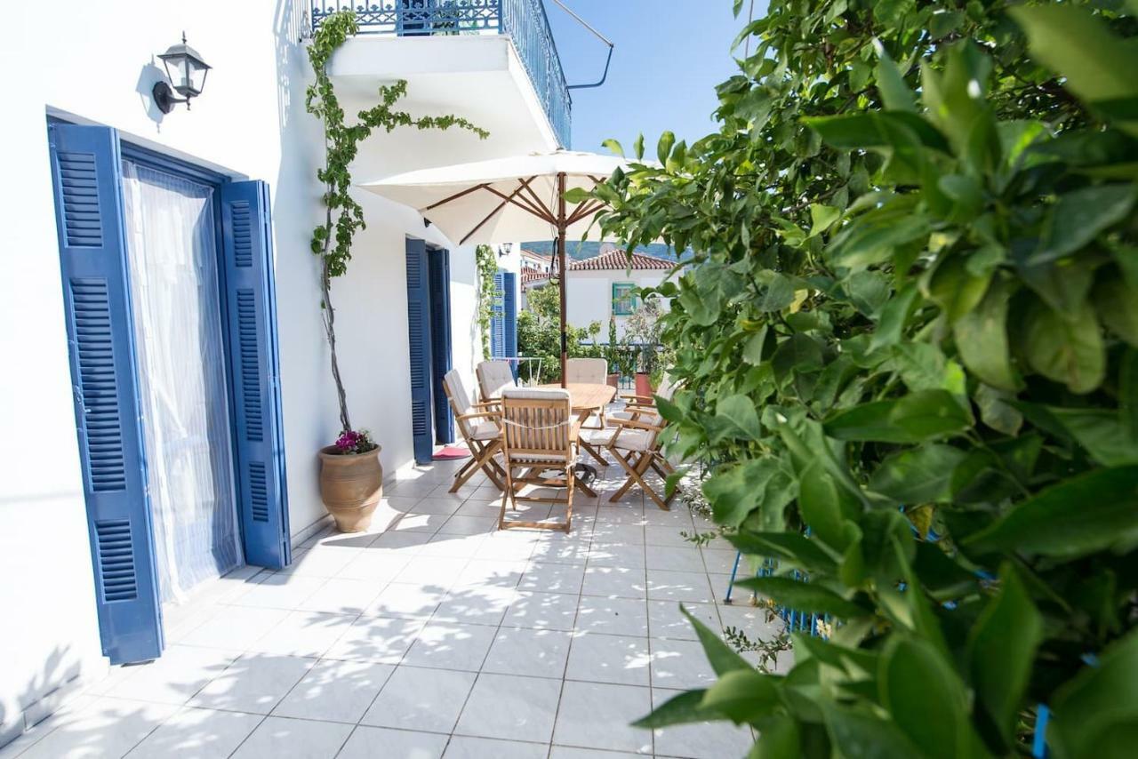 Aquarella-Stylish Veranda Apartment In Centre Of Poros Town 外观 照片