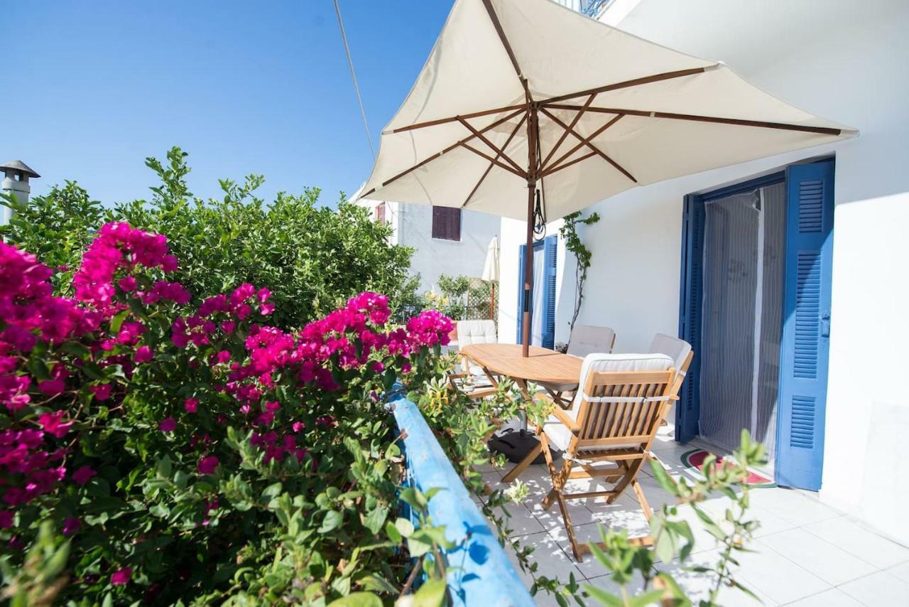 Aquarella-Stylish Veranda Apartment In Centre Of Poros Town 外观 照片