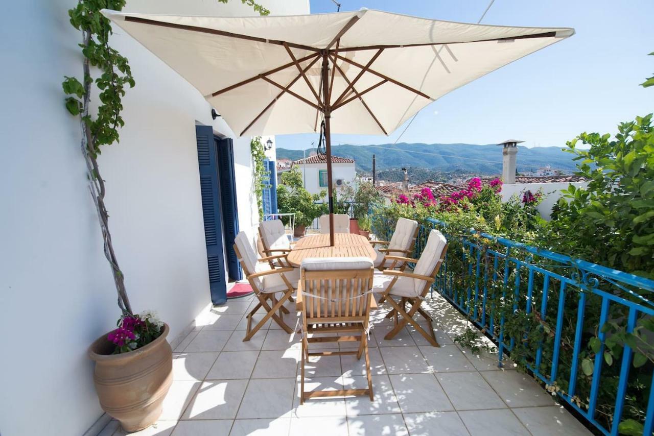 Aquarella-Stylish Veranda Apartment In Centre Of Poros Town 外观 照片