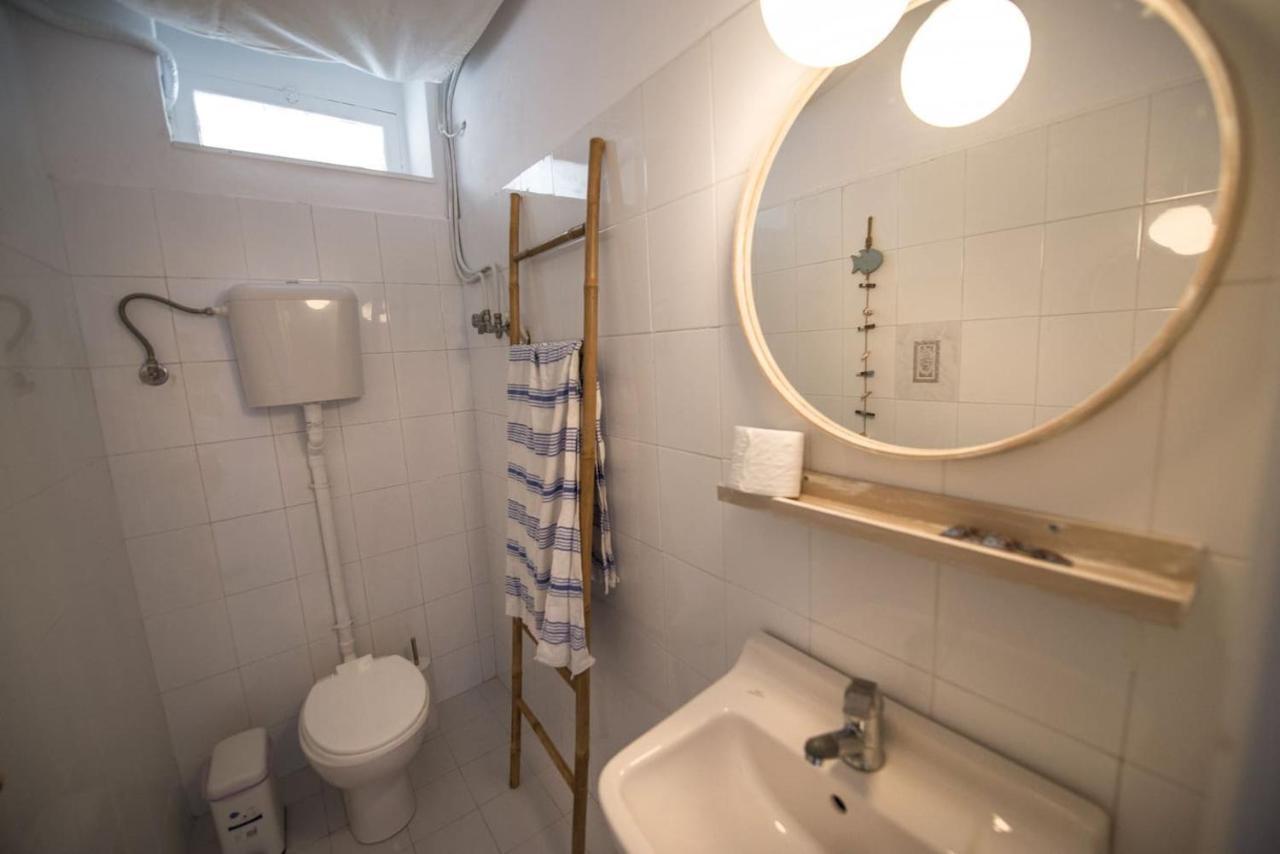 Aquarella-Stylish Veranda Apartment In Centre Of Poros Town 外观 照片