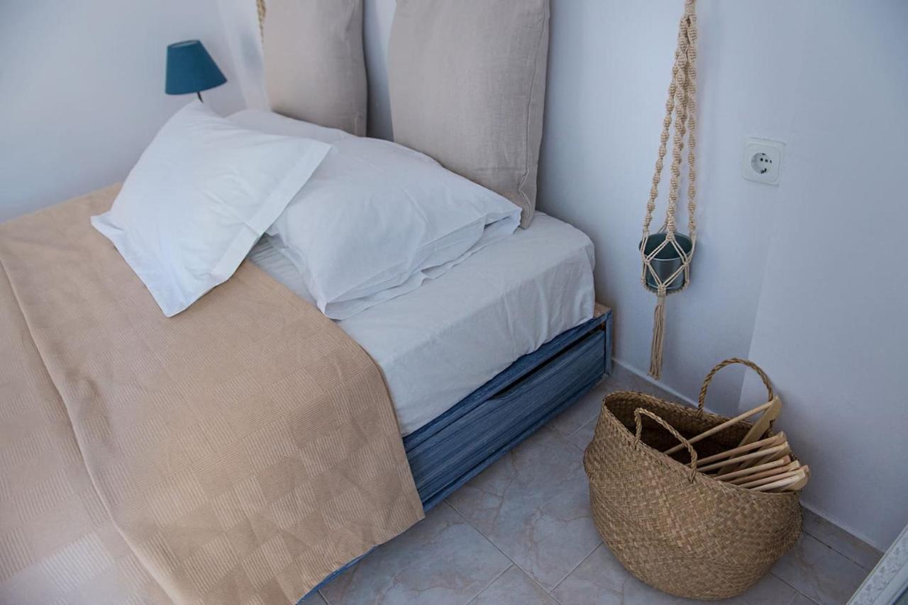 Aquarella-Stylish Veranda Apartment In Centre Of Poros Town 外观 照片