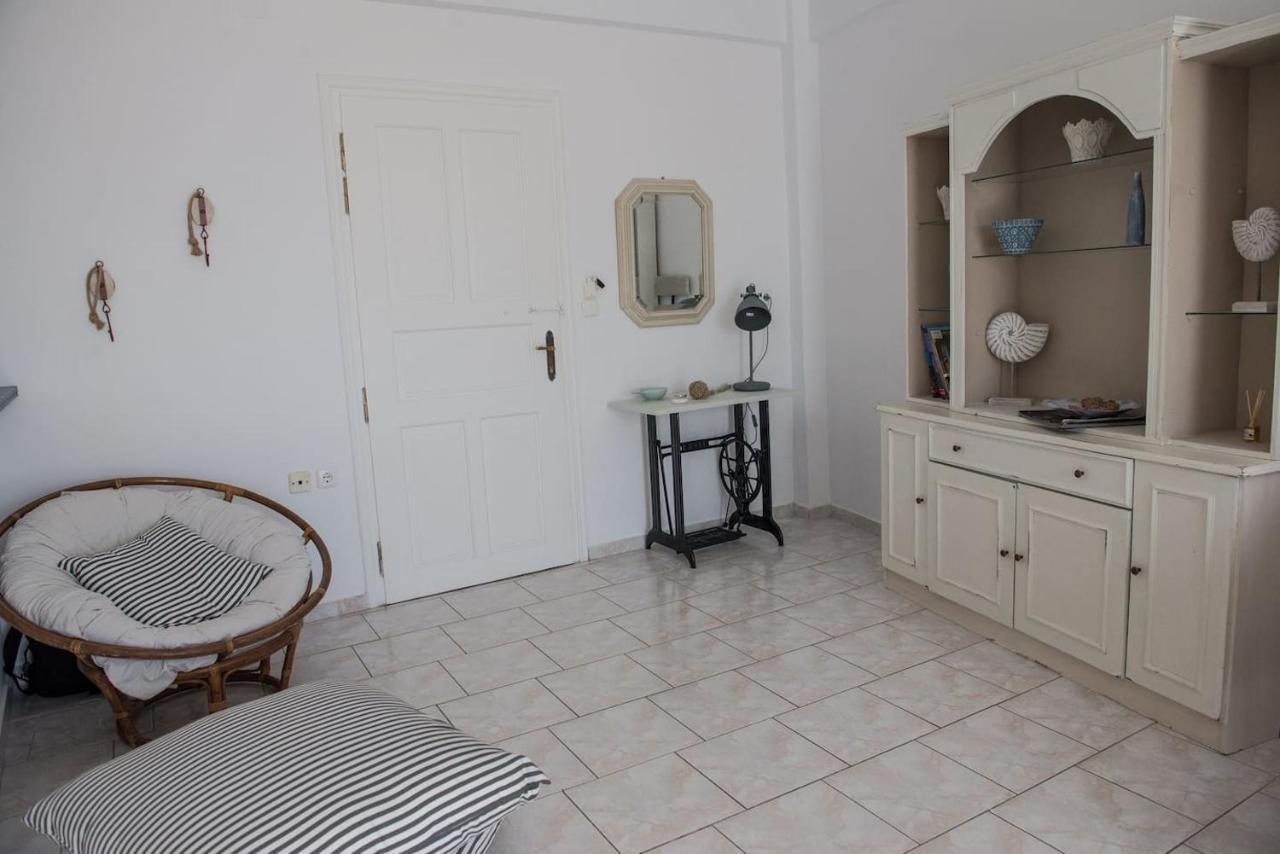 Aquarella-Stylish Veranda Apartment In Centre Of Poros Town 外观 照片